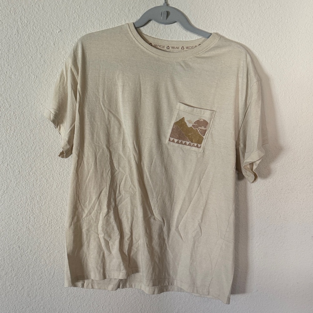 Cream Graphic Pocket Tee